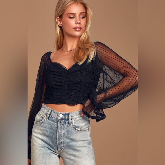 Lulu’s Black Top - Picture 1 of 9
